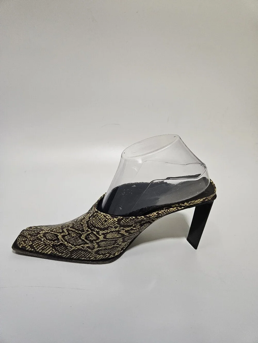 bebe Womens Snakeskin print Pumps 9.5M Block Heel Square Toe made in spain